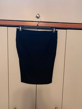 Classic Black Pencil Skirt  by Studio Point- sz medium